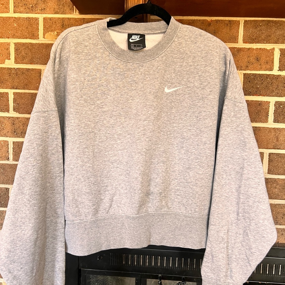 Nike Women's Cropped Light Gray Crewneck Sweater